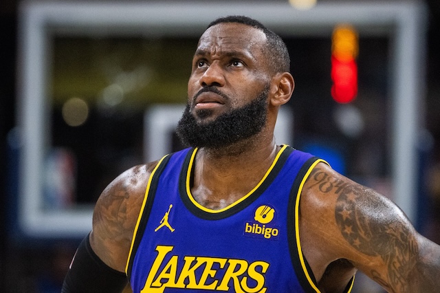 Lebron James re-signs with Lakers?