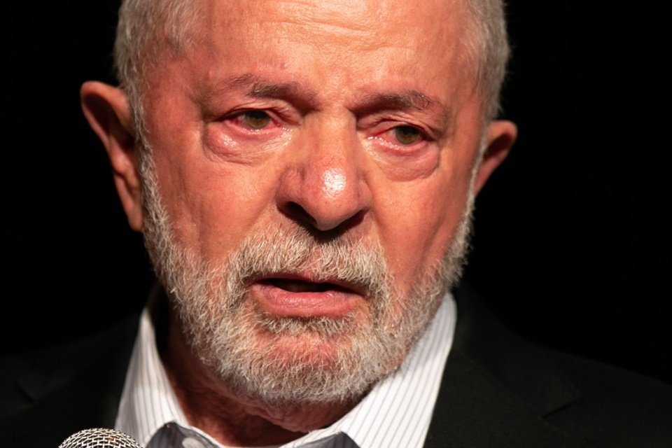 Lula participates in debate before first round?