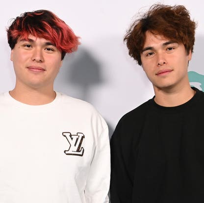 # of views of next Stokes Twins video on week 1?