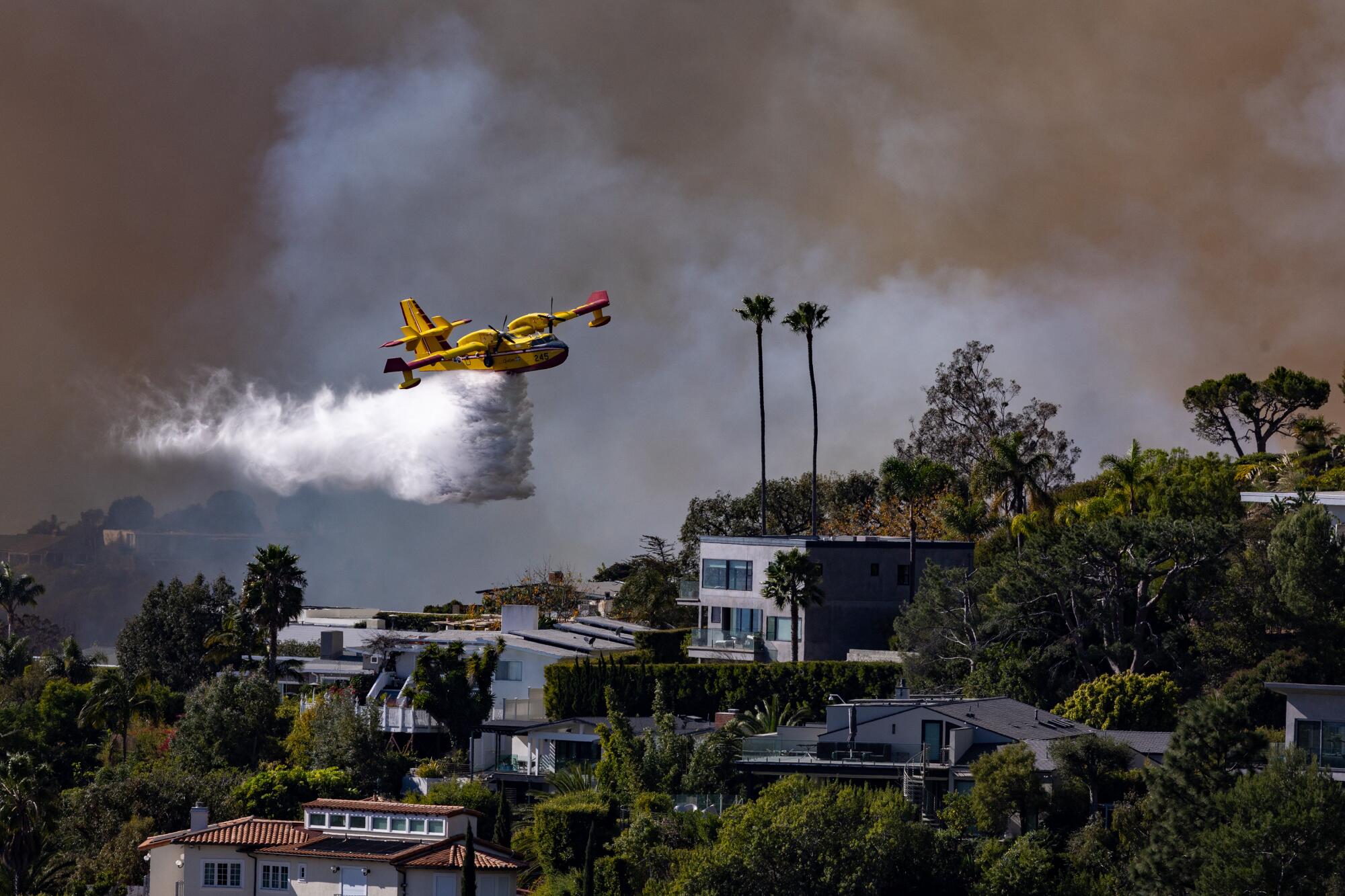 Palisades wildfire containment >0% by Sunday?