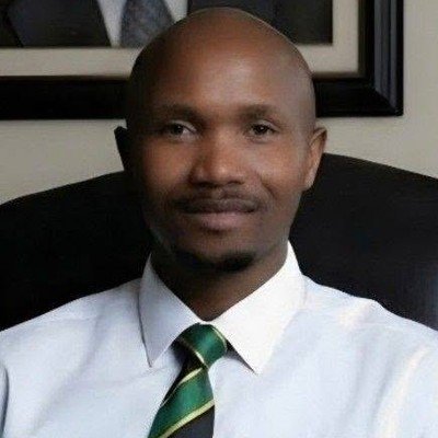 Xolani Vela