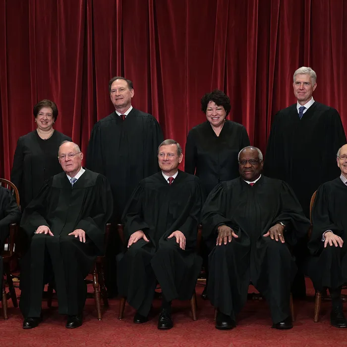Supreme Court votes in favor of Trump absolute immunity?