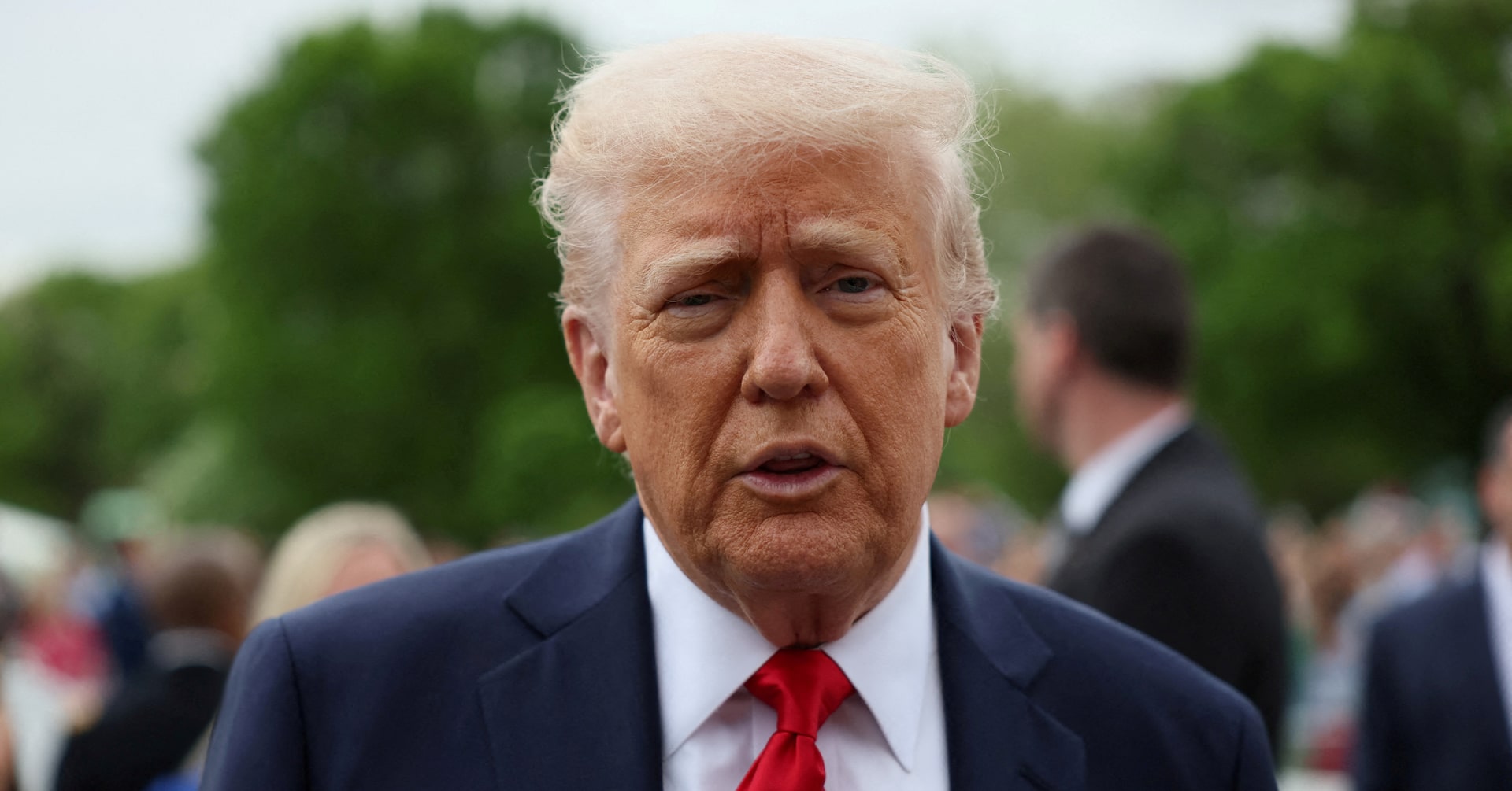 Trump approval >40% on July 1?