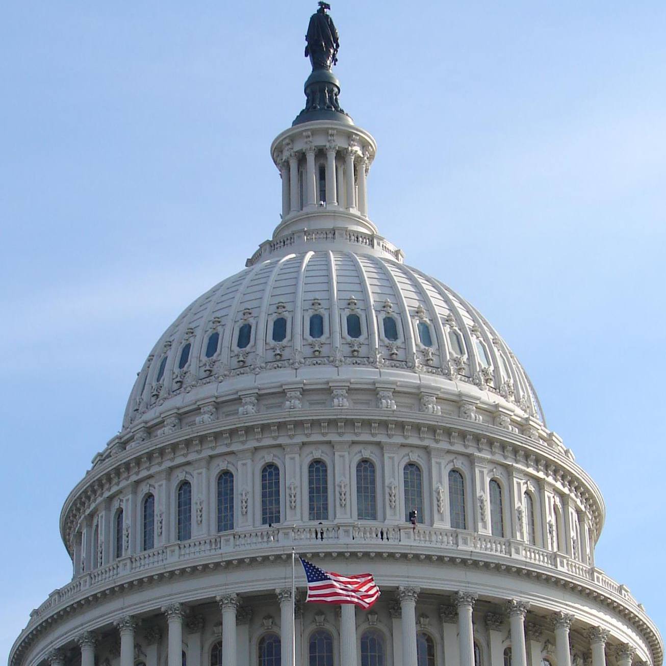 Which college presidents who testified on antisemitism will stay through 2023?