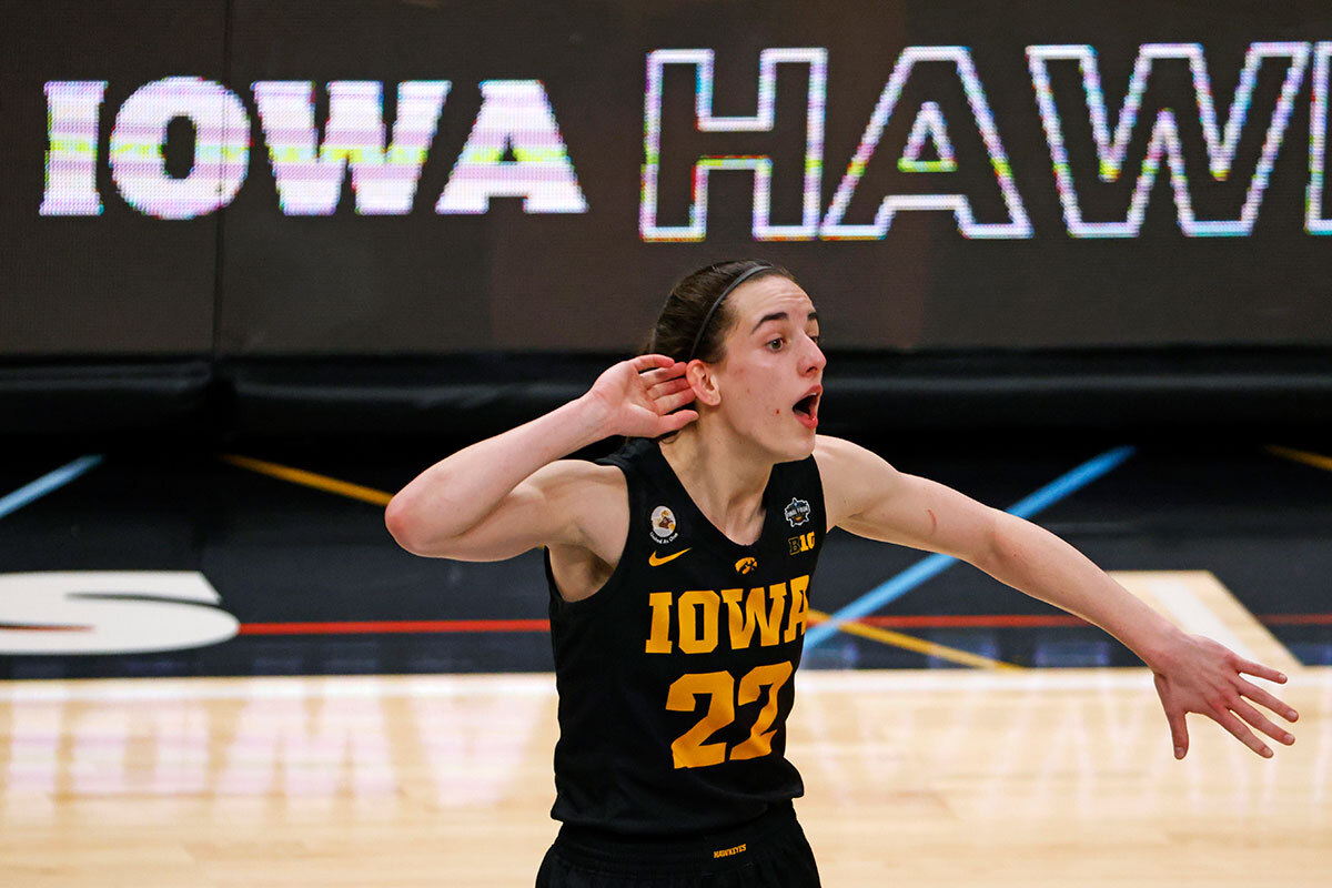 When will Caitlin Clark break NCAA scoring record?