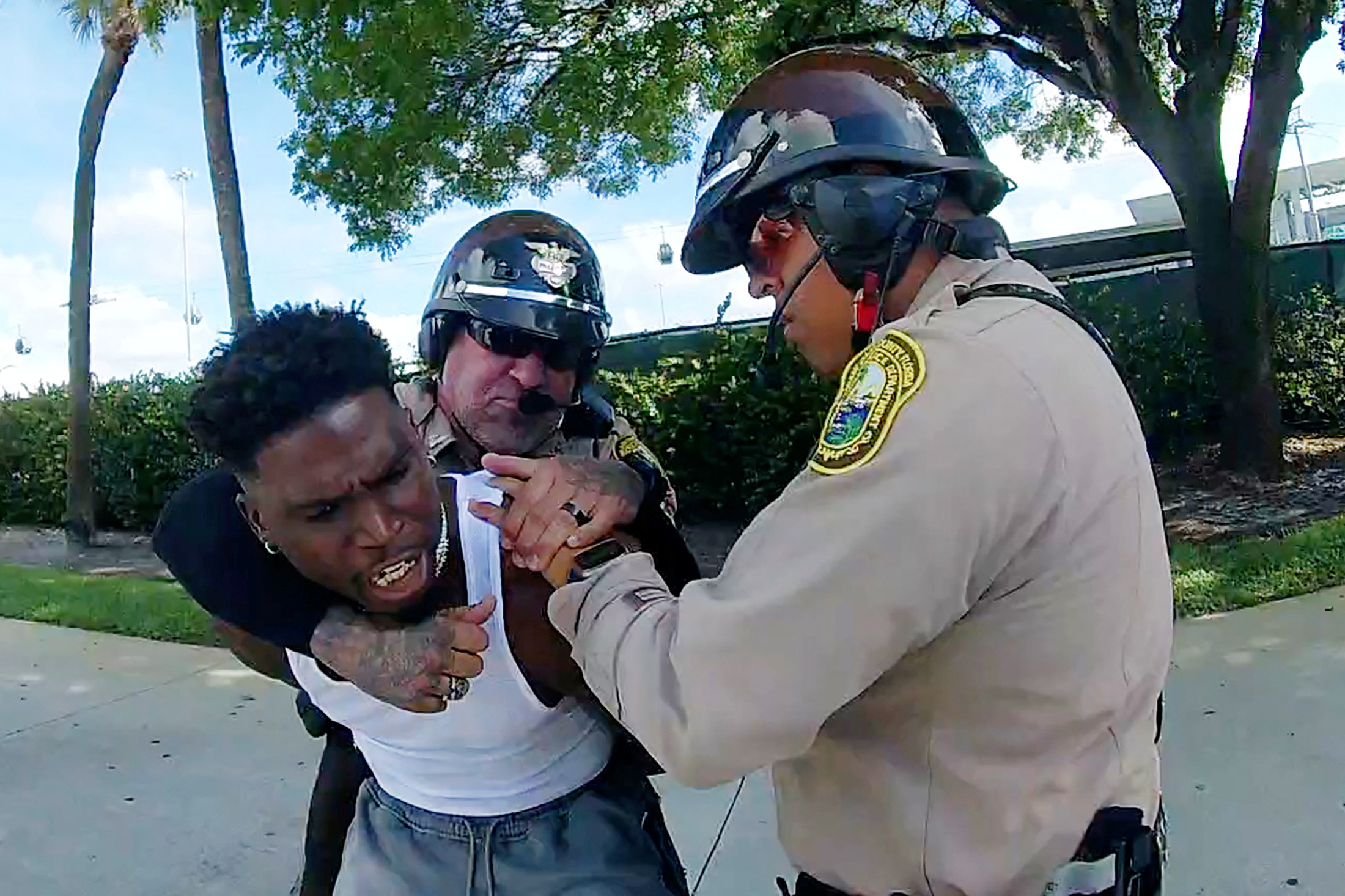 Cops who arrested Tyreek Hill fired?