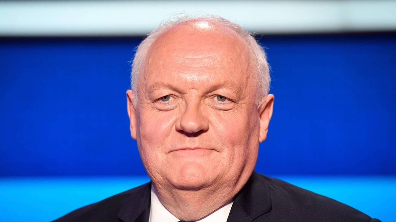 François Asselineau