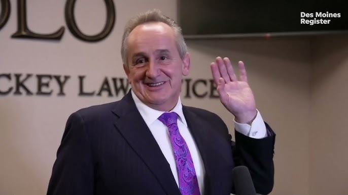Will Luigi Mangione fire his lawyer before 2025?