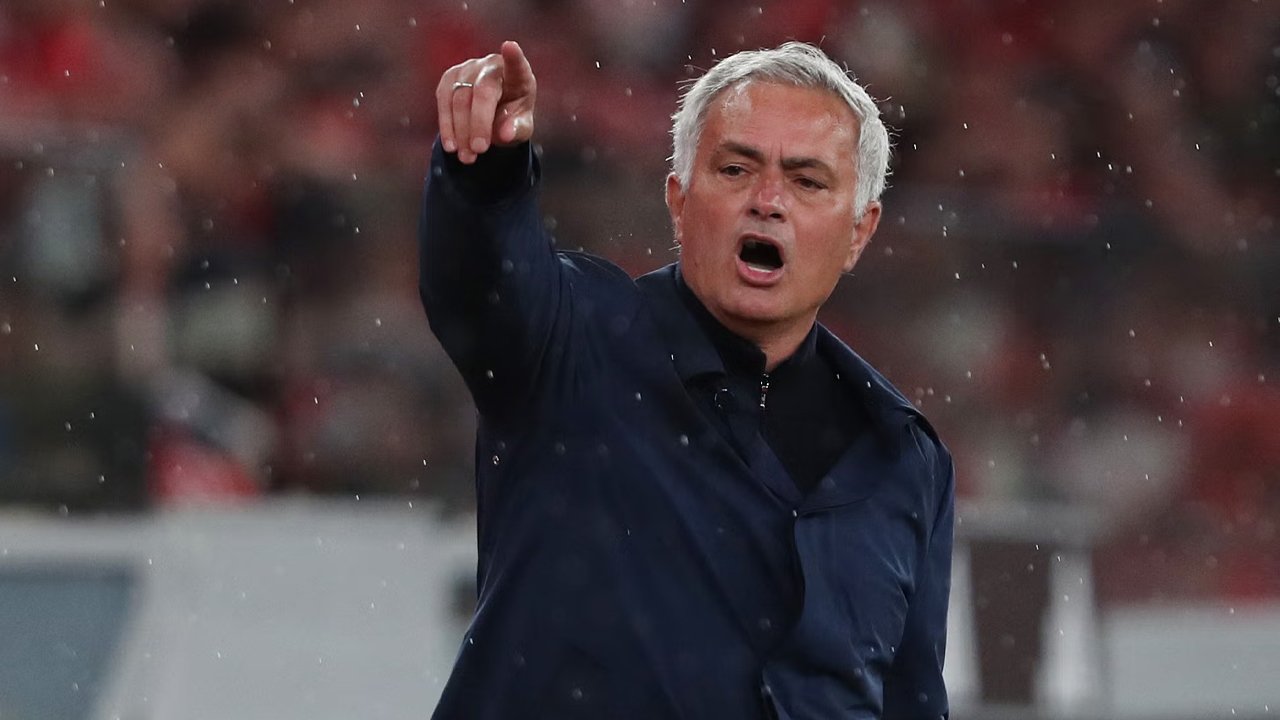 Mourinho: Season 1
