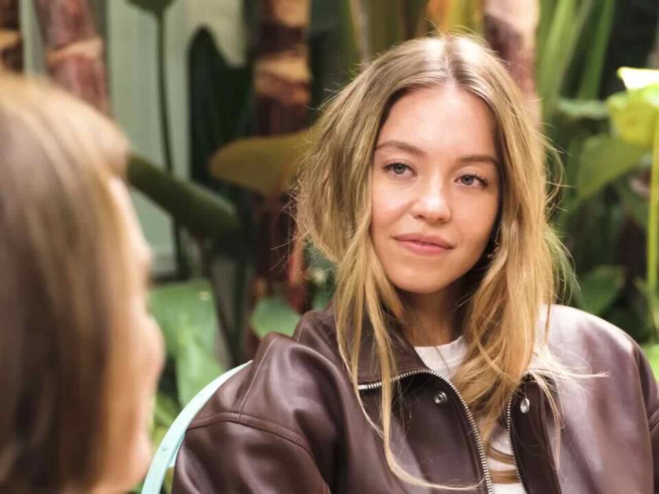 Will Sydney Sweeney apologize for her jeans ad in 2025?