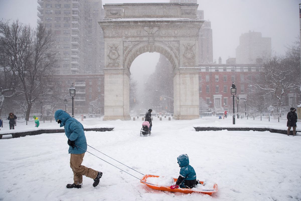 How many inches of snow in NYC this weekend? (Jan 24-26)