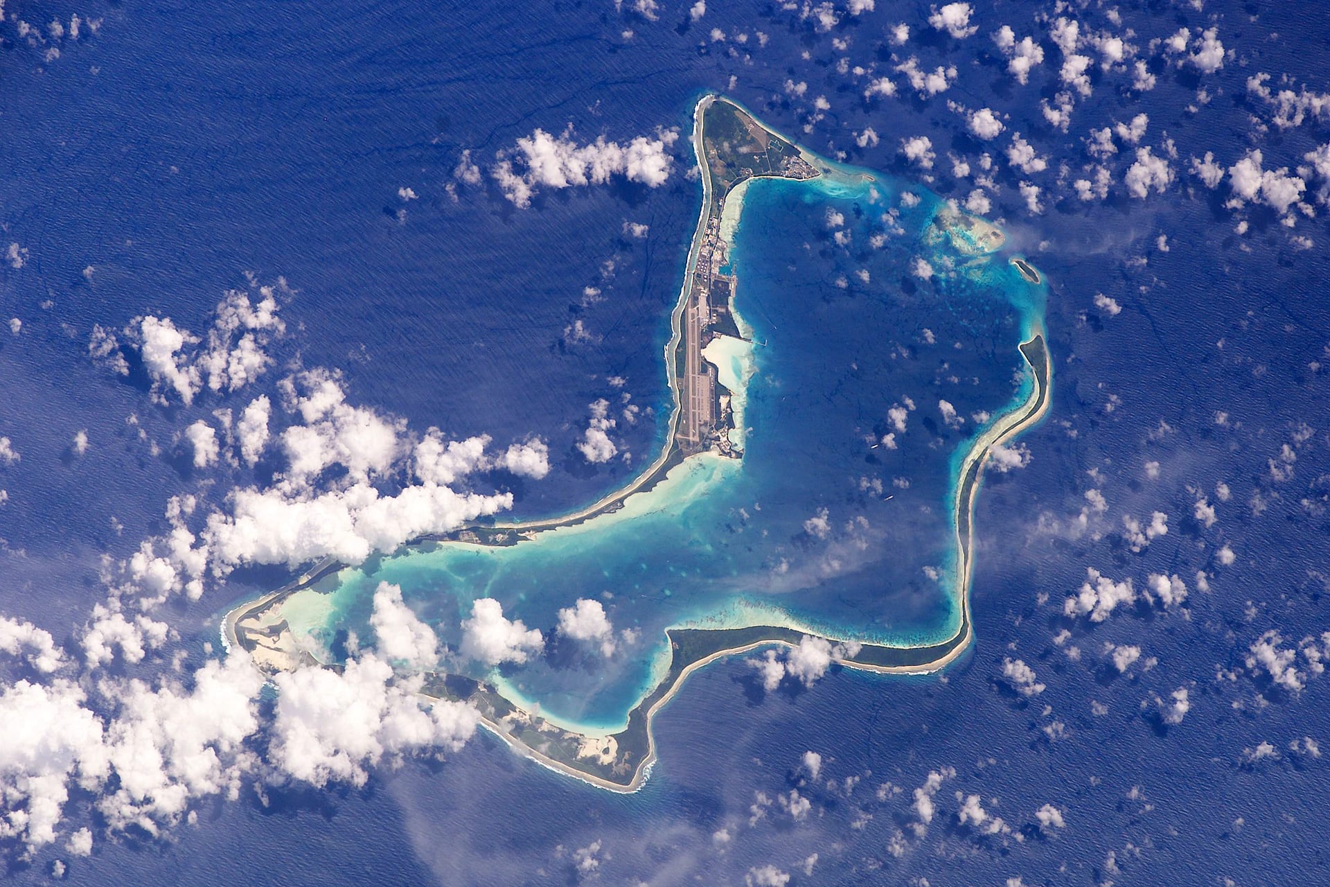 Will Trump announce an acquisition of part of the Chagos Islands before 2027?